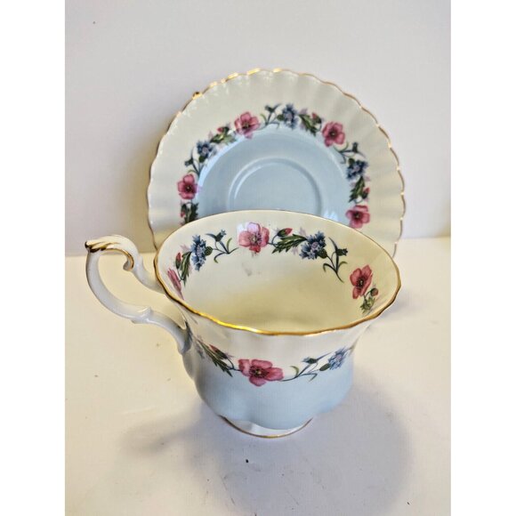 Royal Albert Teacup & Saucer Set, Pattern 4475 Montrose Cup Shape - Picture 2 of 12